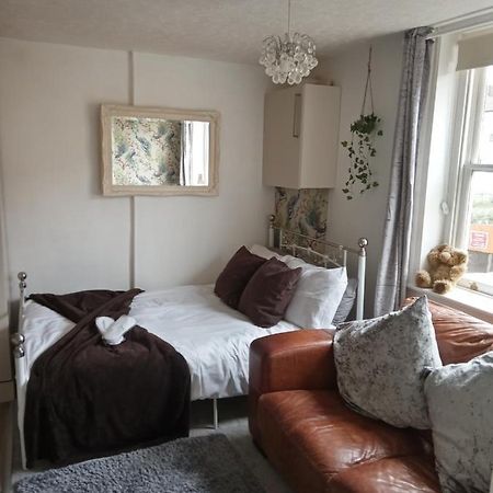 Little Dorrit Studio Flat 5 Rochester Me1 1Xz Strood Dış mekan fotoğraf