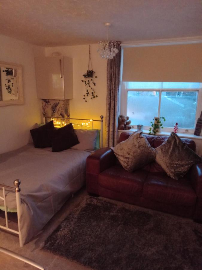 Little Dorrit Studio Flat 5 Rochester Me1 1Xz Strood Dış mekan fotoğraf
