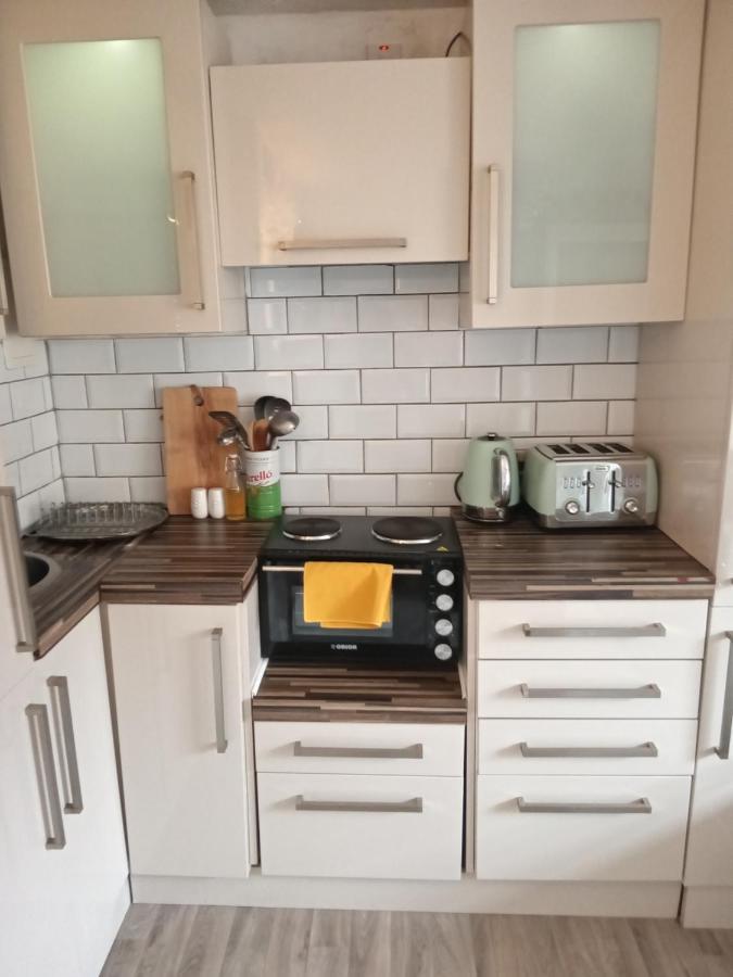 Little Dorrit Studio Flat 5 Rochester Me1 1Xz Strood Dış mekan fotoğraf